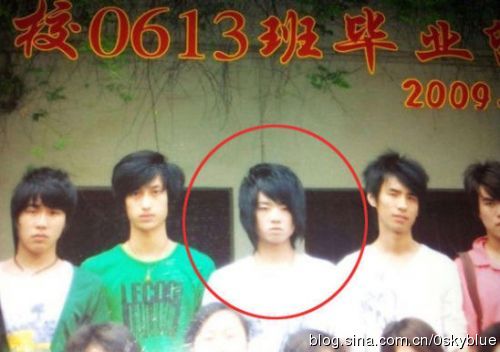 <em>吴亦凡</em>领衔杀马特造型 回顾明星惨不忍睹旧照