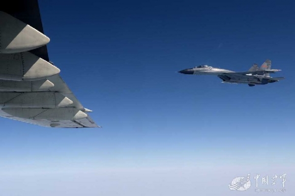 中国战机制造商名机巡礼:歼-11战机 护送忠魂归