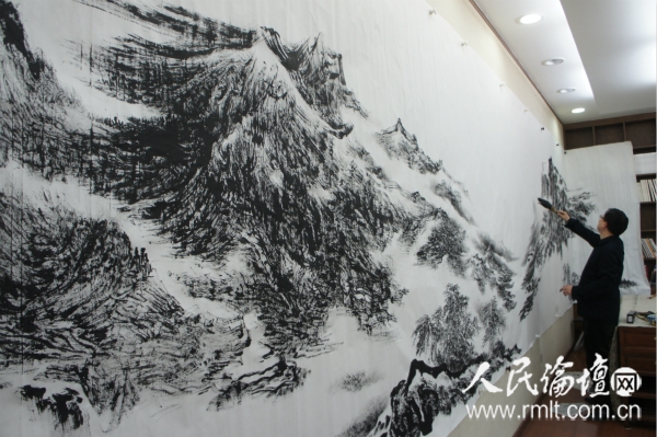 2014穆家善在中国艺术研究院画室作画之二_meitu_2