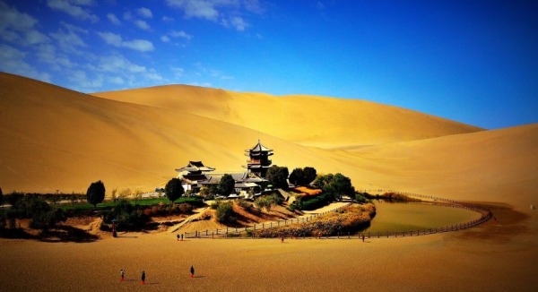 敦煌文博会:莫言谈艺术的交流与碰撞