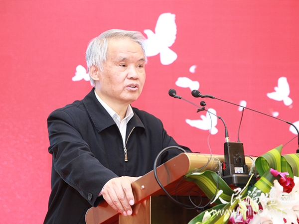 中共中央党史研究室原副主任李忠杰作开题演讲