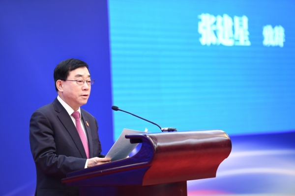 人民日报社副社长张建星致辞。