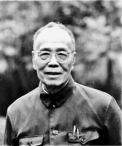 李健吾先生（1906年8月——1982年11月）资料图片