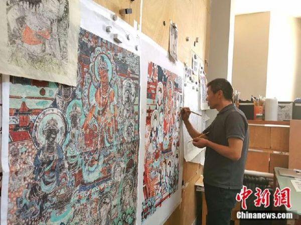 敦煌莫高窟第172窟大型壁画是盛唐时期壁画的代表作品之一，图为韩卫盟临摹的172窟壁画。(资料图)