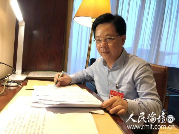 刘昕委员