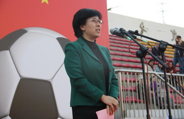 北京市回民学校举行首届校园足球嘉年华活动