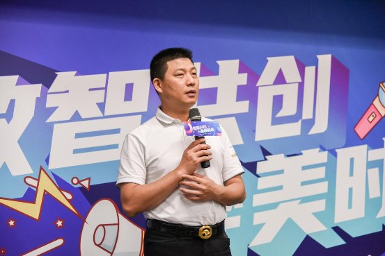 湖南伍子醉食品有限公司董事长宾海龙为发布会致辞