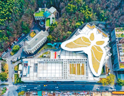 &hellip;2021年元旦小长假,在越声清韵中,杭州西湖边的"蝴蝶剧场"连续