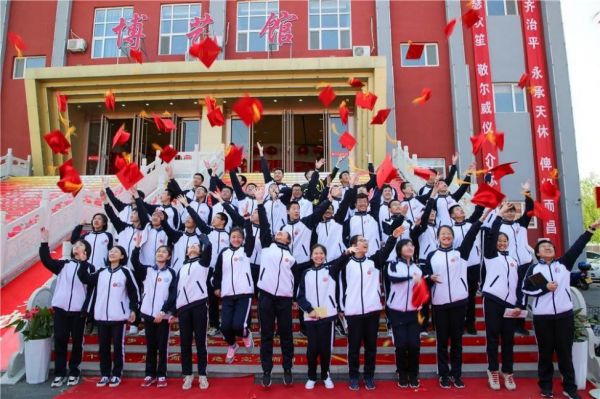 衡水中学为18岁学子举行成人礼