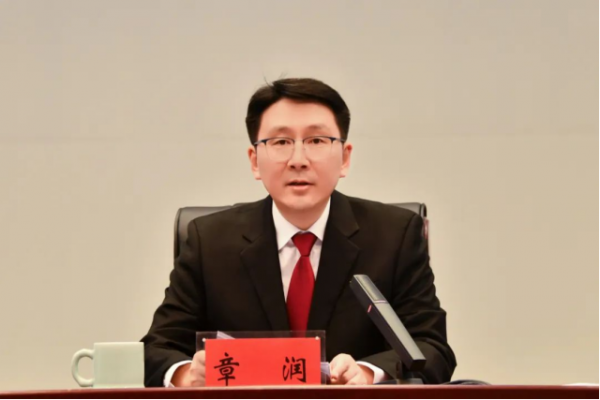 江苏淮安中院党组书记,院长章润为干警讲授专题党课_地方要闻_人民