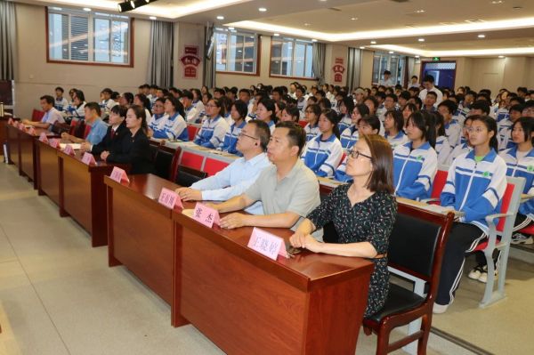 预防校园欺凌 做文明中学生 ——西安市阎良区关山中学开展校园安全