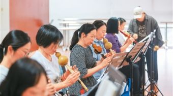 多彩文化点亮城市夜生活