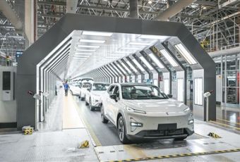 中国新能源汽车产业加速提质向新