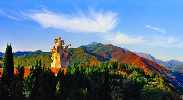 王屋山愚公移山群雕。济源新闻传媒中心供图