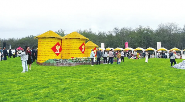 区域公用品牌产品展销现场。