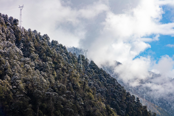 南方电网独龙江乡35千伏联网工程