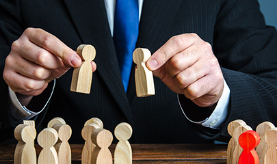 双向发力激励基层干部担当作为