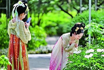 年轻人为何爱上租赁