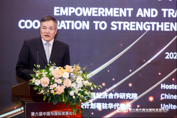 第十四届全国政协常委、教科卫体委员会副主任钱克明致辞