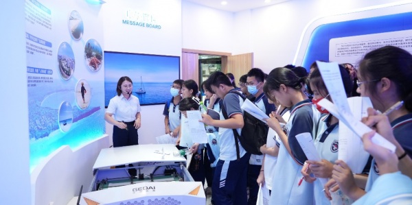 开展公众开放日活动（岑国林 摄）