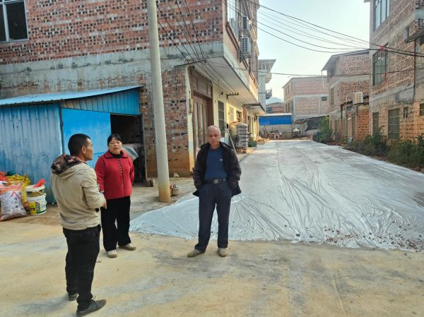 人大代表现场督办项目建设(1)