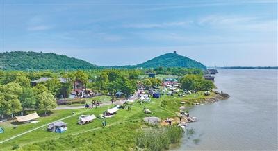 长江渔民三姑娘上岸记