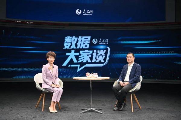 国家数据局数据资源司司长张望做客&ldquo;数据大家谈&rdquo;栏目。 人民网记者 翁奇羽摄