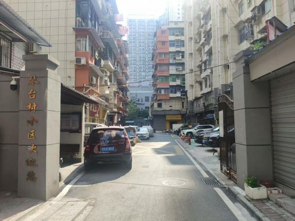 琴台村小区改造后的大门.jpg