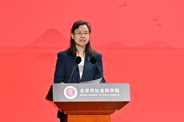 贺亚兰主持