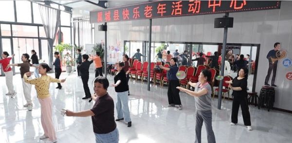 翼城县快乐老年活动中心舞蹈课堂。