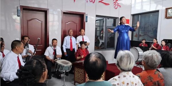 翼城县快乐老年活动中心声乐合唱。