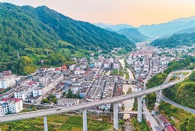 上半年地方财政运行平稳