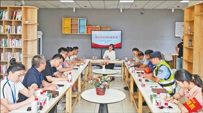 到网格里去，带着感情心入基层