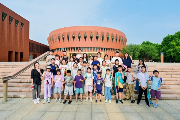 《甪端》再度驻演清华大学新清华学堂