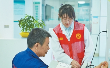 把青春诗行写在家乡