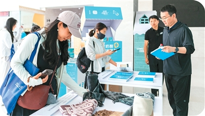 中国年产服装超700亿件，占全球半数以上