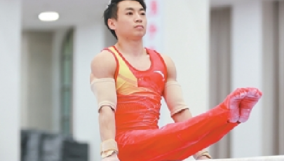 奔赴赛场，中国体育健儿加油