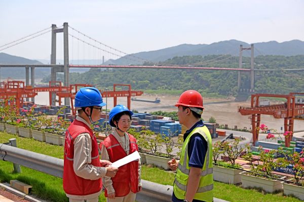 国网重庆市北供电公司两江供电中心走访果园港