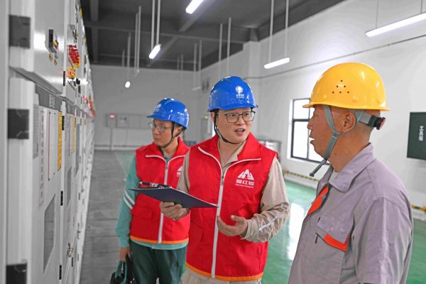 国网重庆市北供电公司两江供电中心走访果 园港(1)