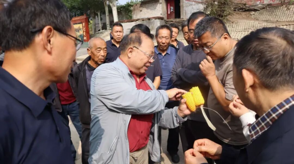 老专家为基层群众送技术、传经验、促发展